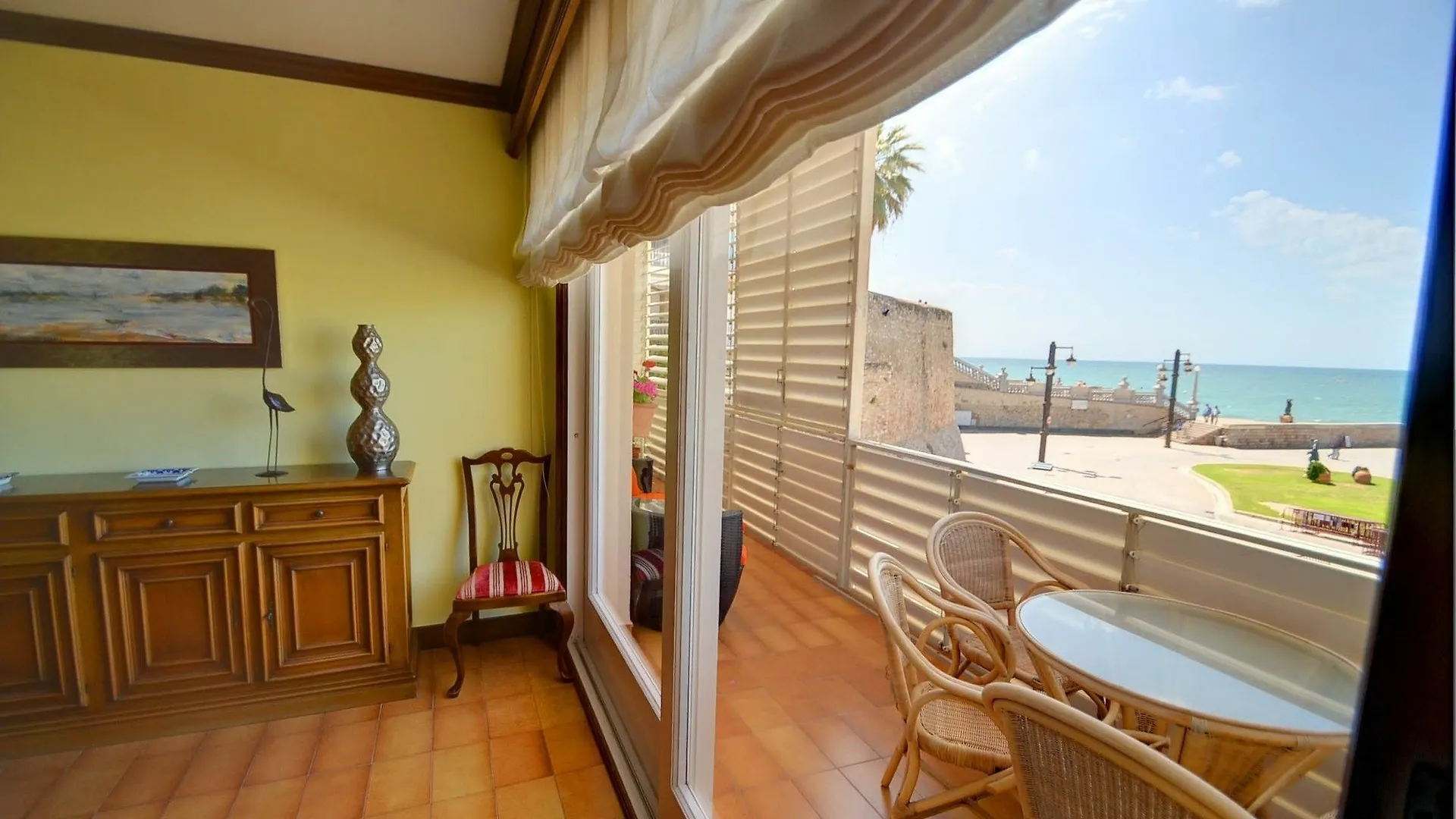 Sea Front Apartment Sitges 0*,
