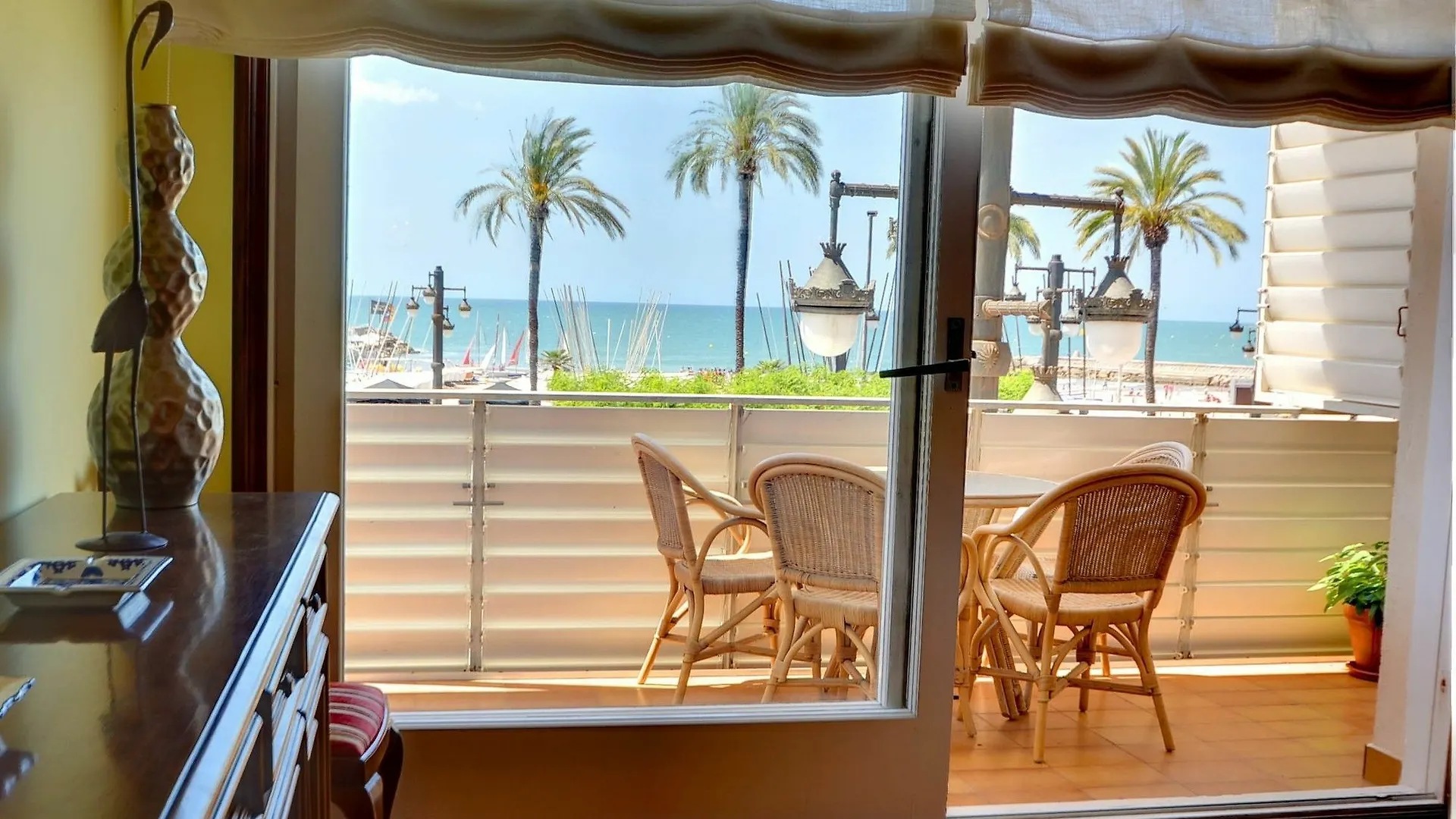 Sea Front Apartment Sitges