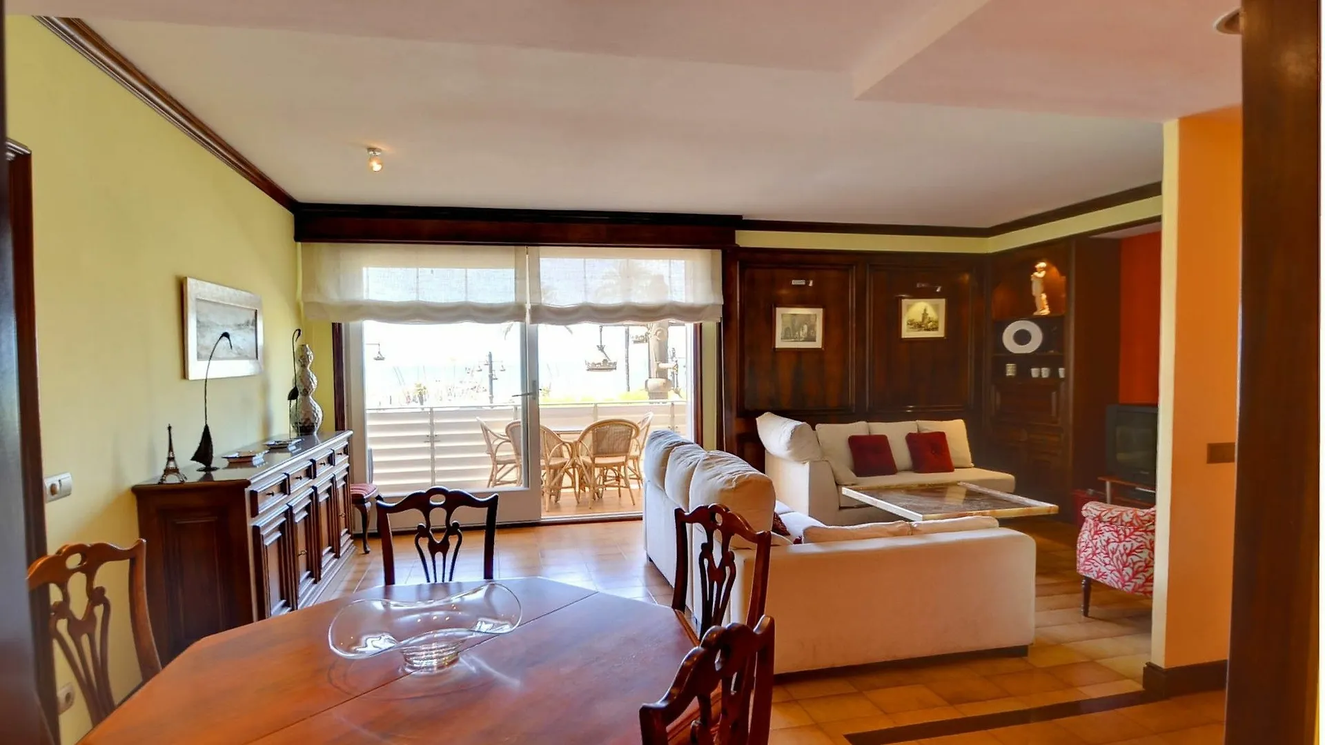 Sea Front Apartment Sitges
